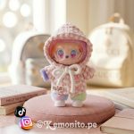 Labubu con abrigo de conejito
